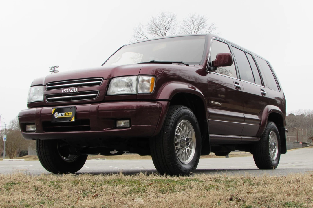 2001 Isuzu Trooper - Image 4 of 31