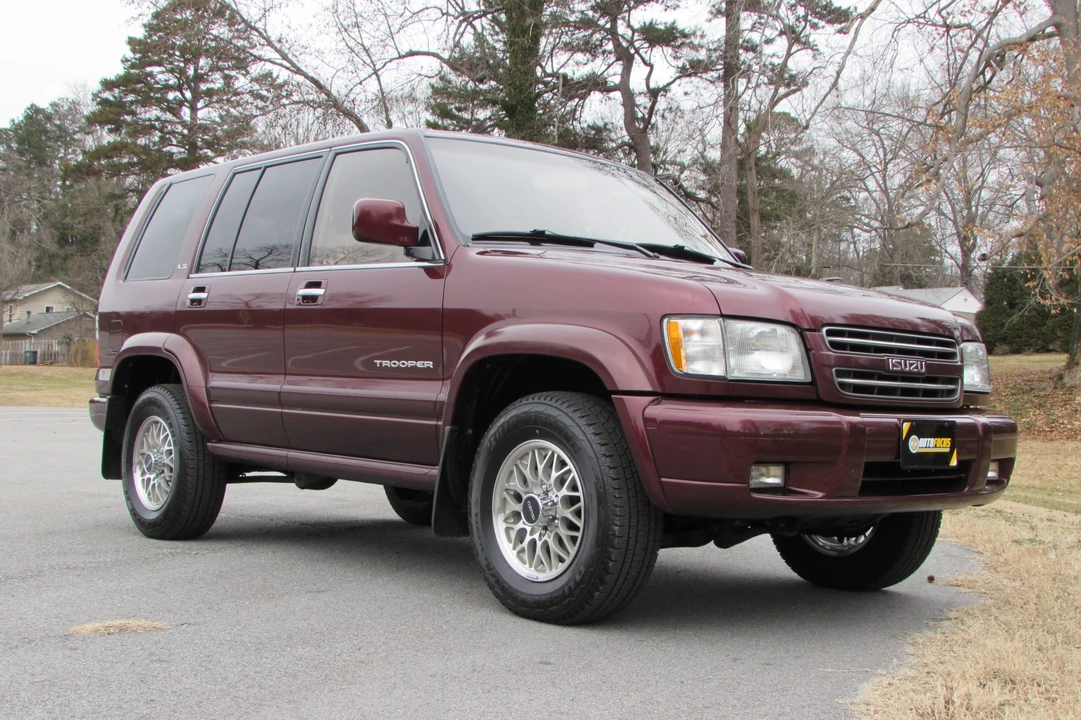 2001 Isuzu Trooper - Image 9 of 31