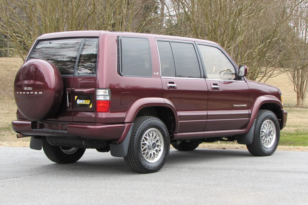 2001 Isuzu Trooper - Image 13 of 31
