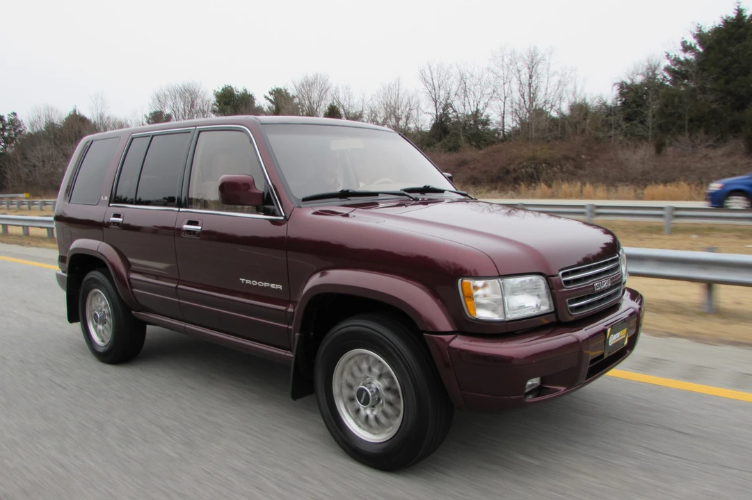 2001 Isuzu Trooper - Image 18 of 31