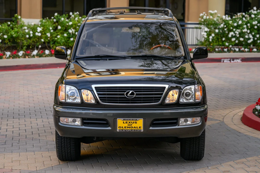 2001 Lexus LX 2nd Gen - Image 7 of 31