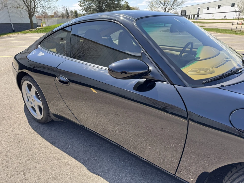 2001 Porsche 996 Carrera - Image 12 of 31