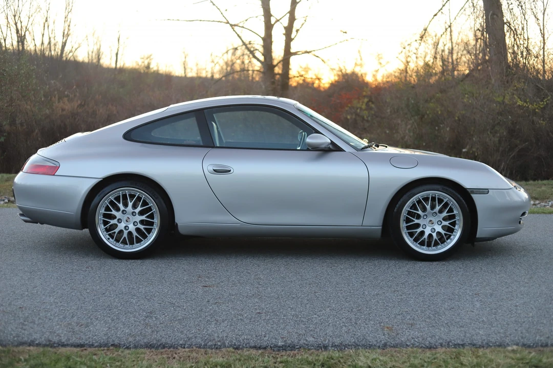 2001 Porsche 996 Carrera - Image 17 of 31