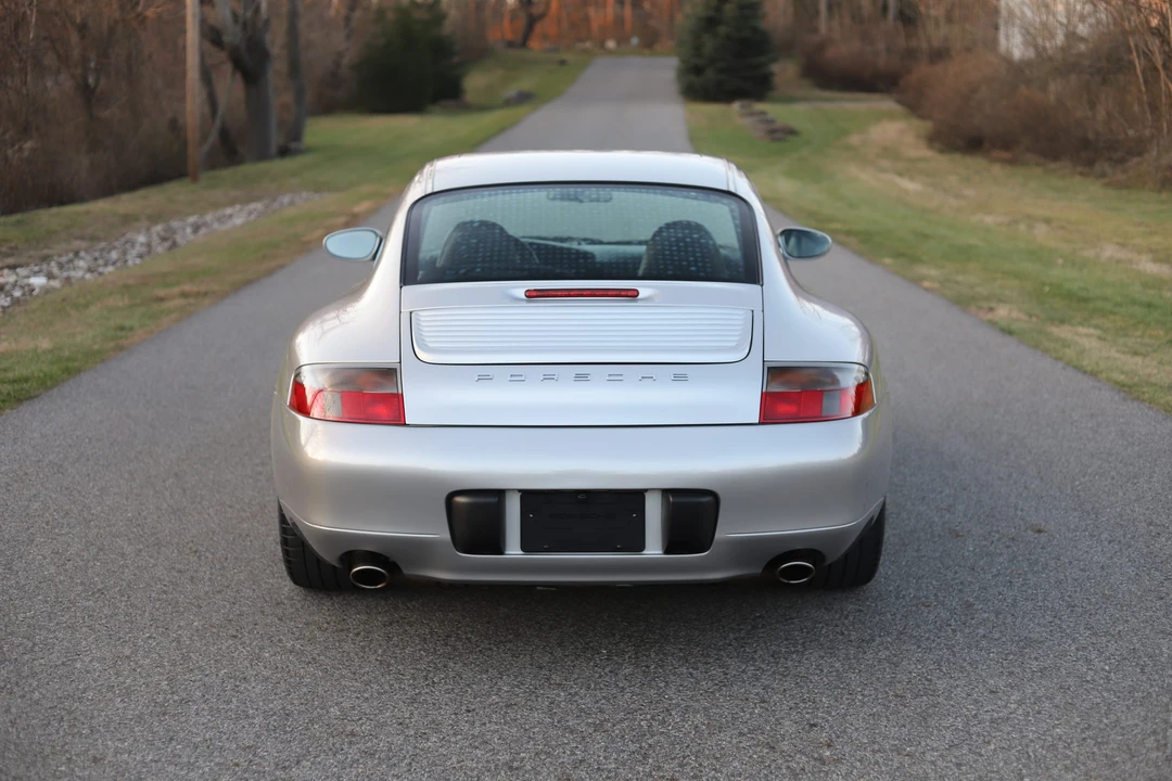 2001 Porsche 996 Carrera - Image 10 of 31