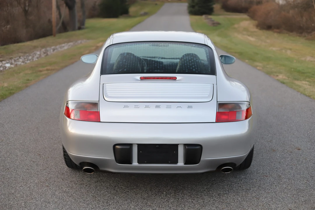 2001 Porsche 996 Carrera - Image 7 of 31