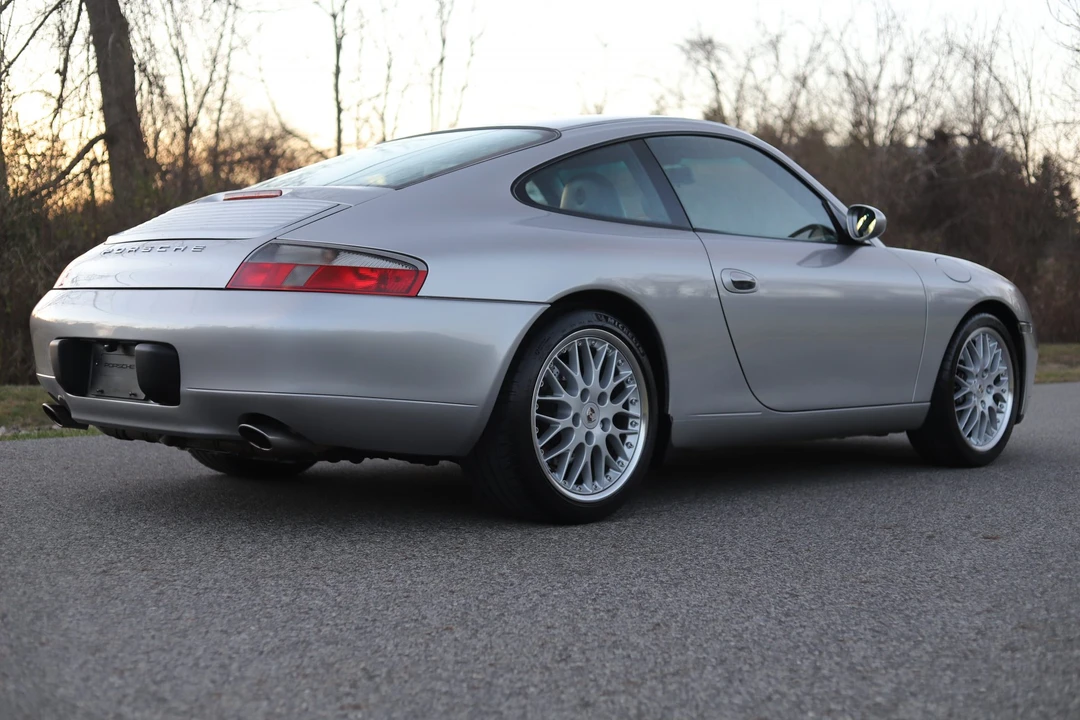 2001 Porsche 996 Carrera - Image 2 of 31