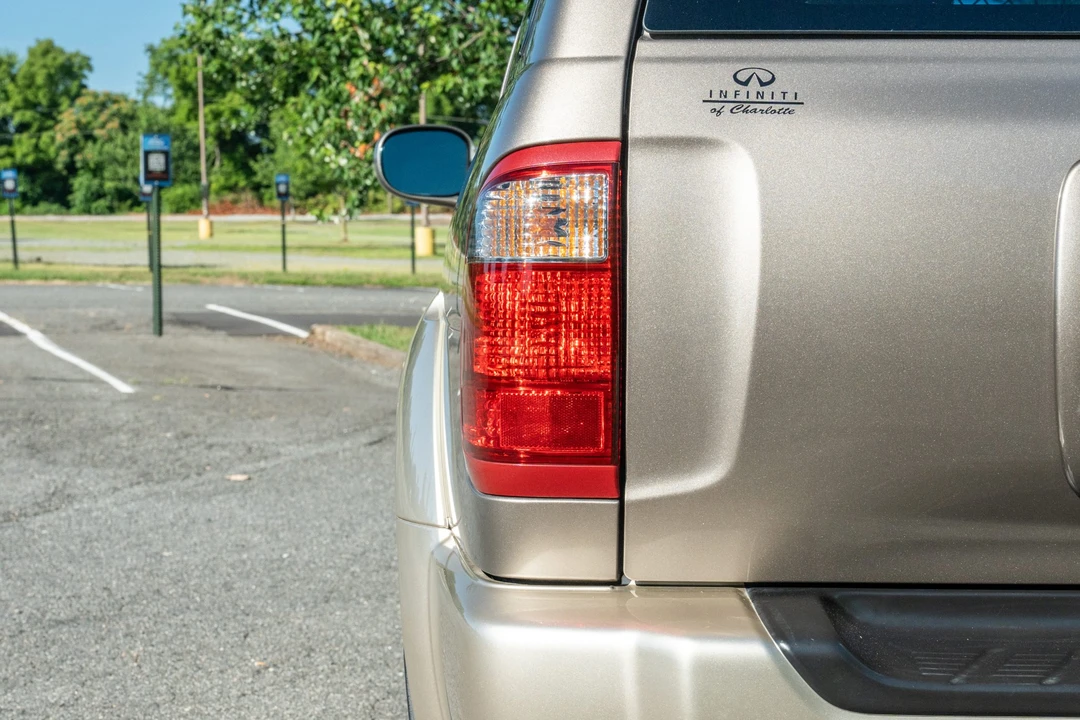 2002 Infiniti QX4 - Image 20 of 31