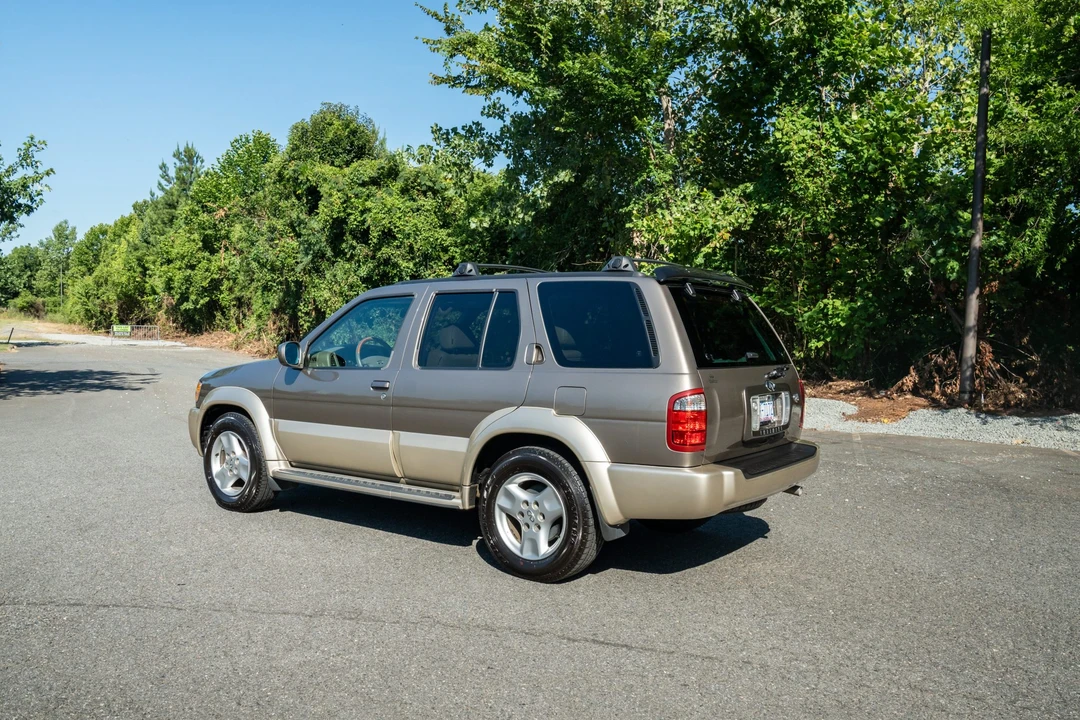 2002 Infiniti QX4 - Image 4 of 31
