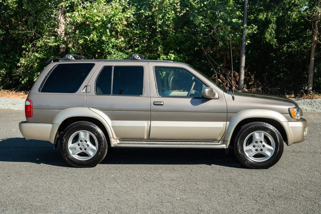 2002 Infiniti QX4 - Image 9 of 31