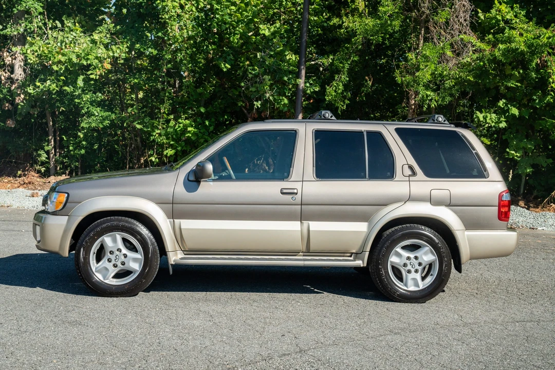 2002 Infiniti QX4 - Image 3 of 31