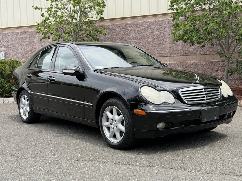2002 Mercedes-Benz W203 C-Class - Image 12 of 31