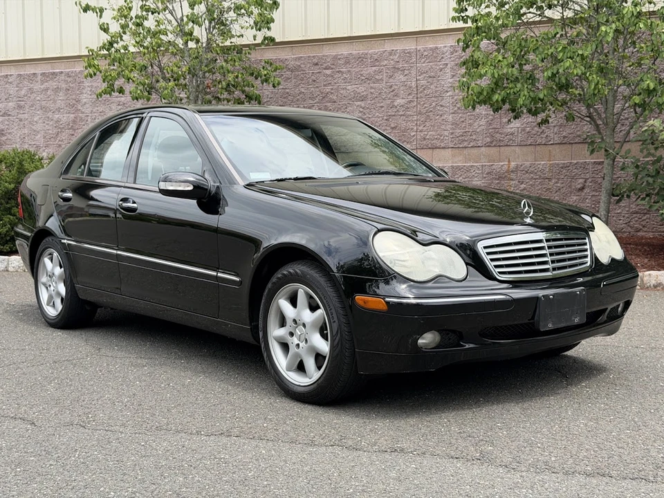 2002 Mercedes-Benz W203 C-Class - Image 13 of 31