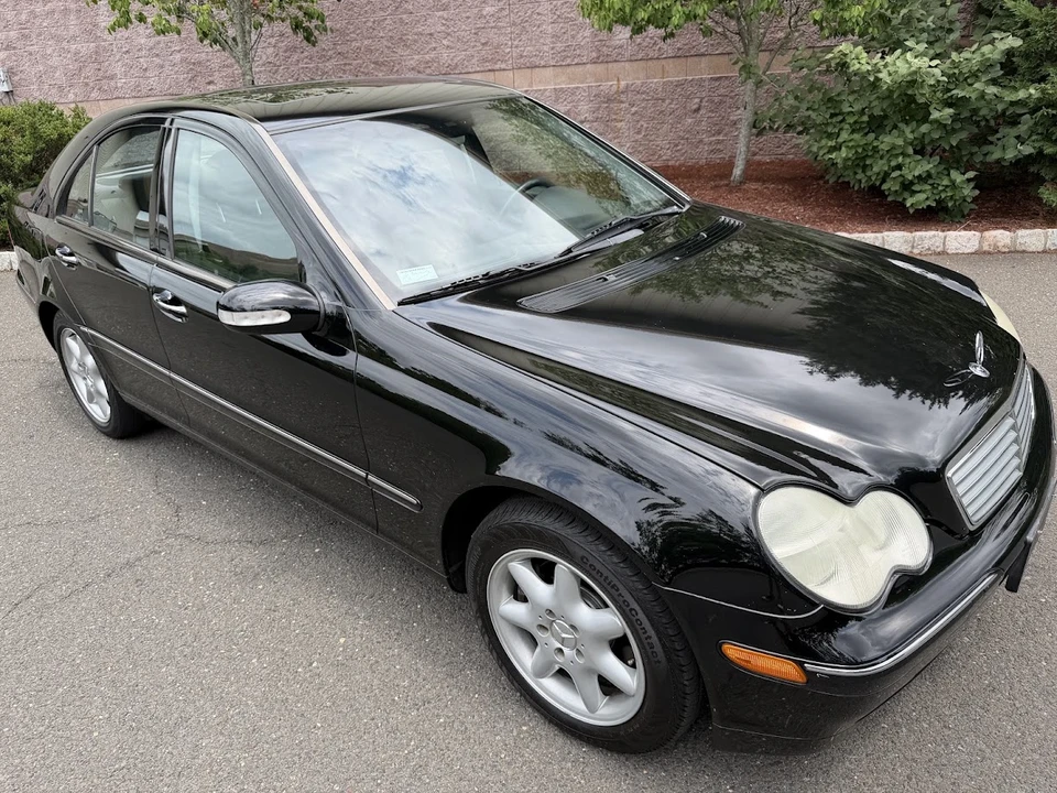 2002 Mercedes-Benz W203 C-Class - Image 16 of 31