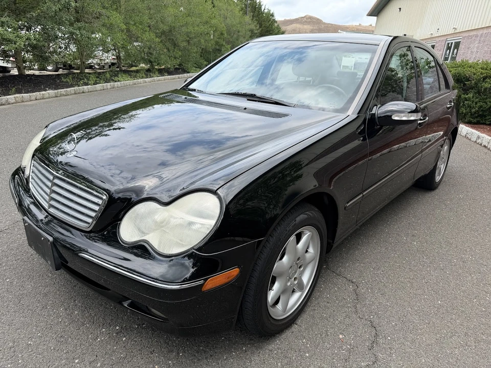 2002 Mercedes-Benz W203 C-Class - Image 3 of 31