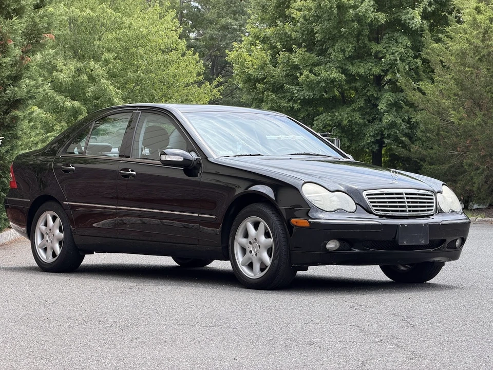 2002 Mercedes-Benz W203 C-Class - Image 11 of 31