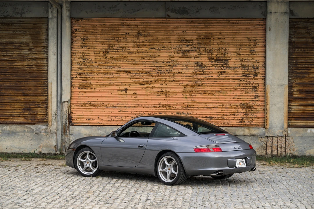 2002 Porsche 996 Carrera - Image 27 of 31