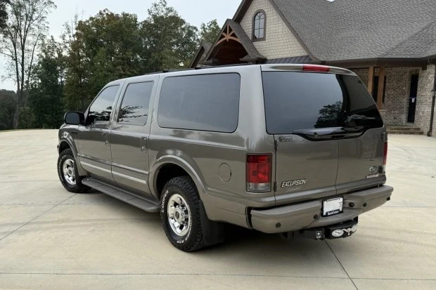 2003 Ford Excursion - Image 2 of 7
