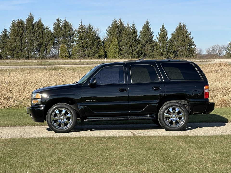 2003 GMC Yukon 2nd Gen - Image 11 of 31