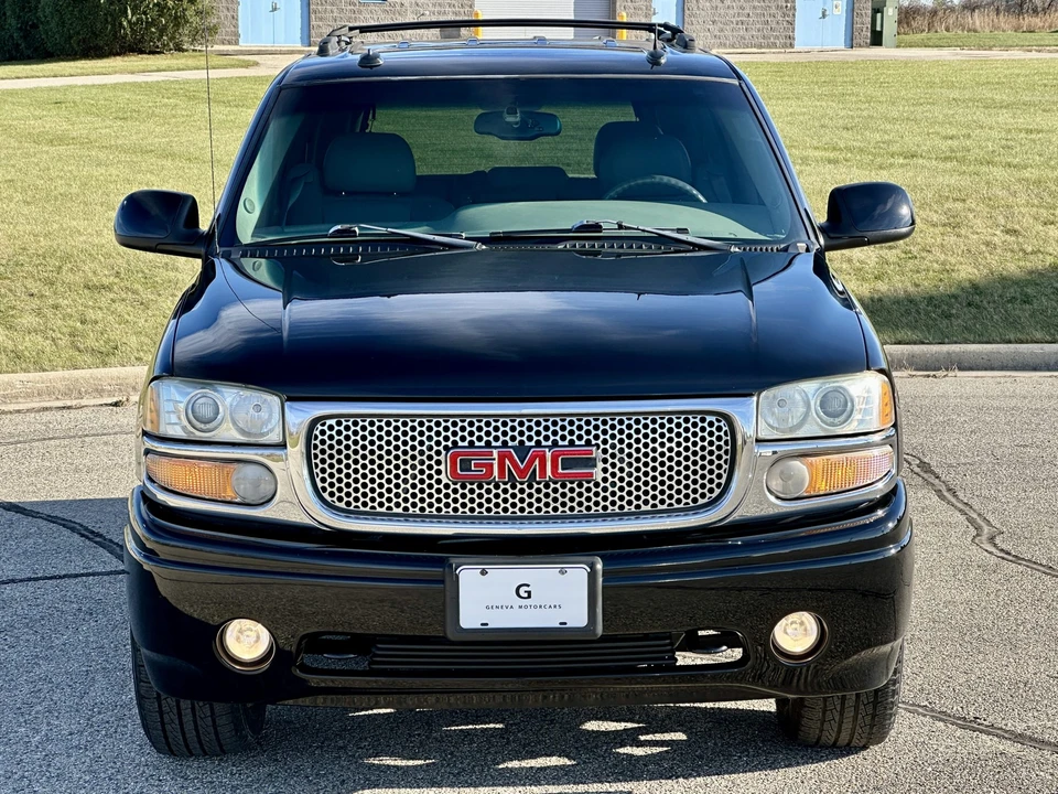 2003 GMC Yukon 2nd Gen - Image 19 of 31