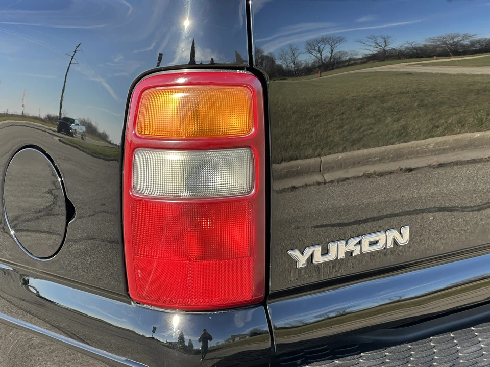 2003 GMC Yukon 2nd Gen - Image 30 of 31