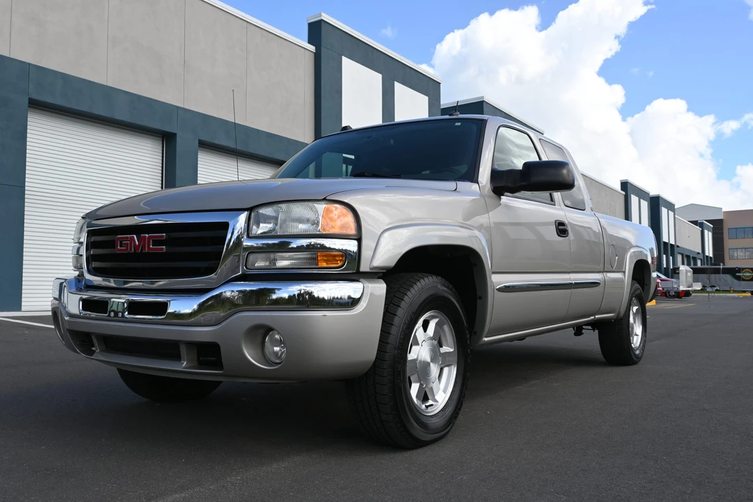 2004 GMC Sierra 2nd Gen - Image 4 of 31
