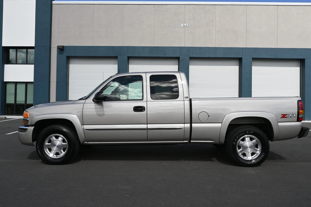 2004 GMC Sierra 2nd Gen - Image 11 of 31