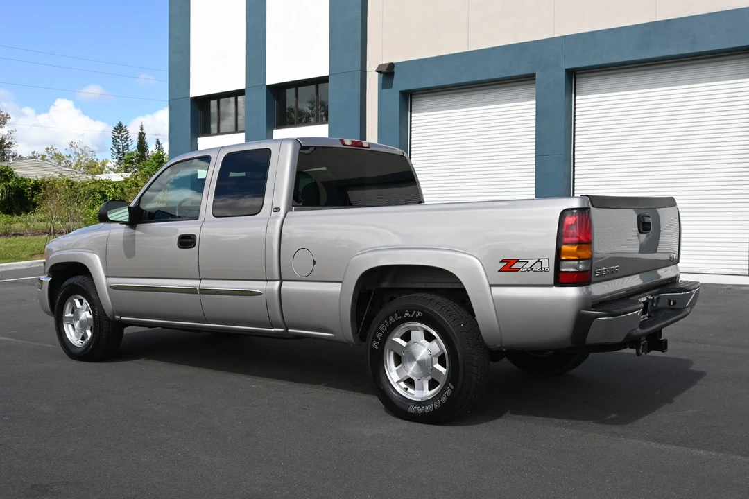 2004 GMC Sierra 2nd Gen - Image 14 of 31