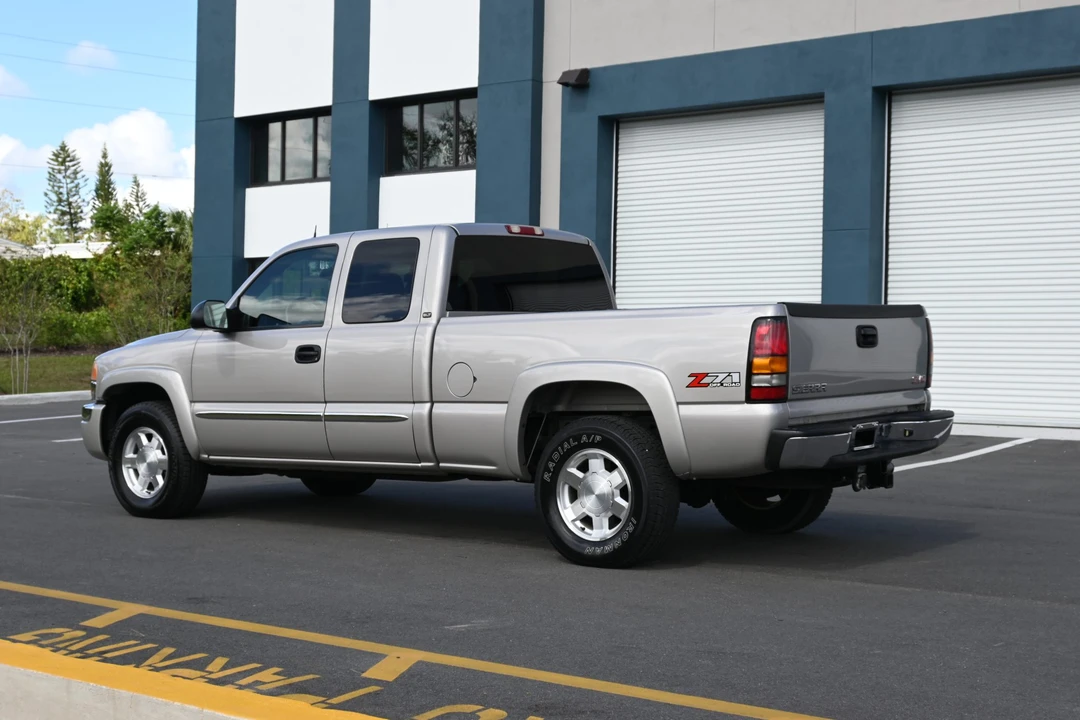 2004 GMC Sierra 2nd Gen - Image 13 of 31