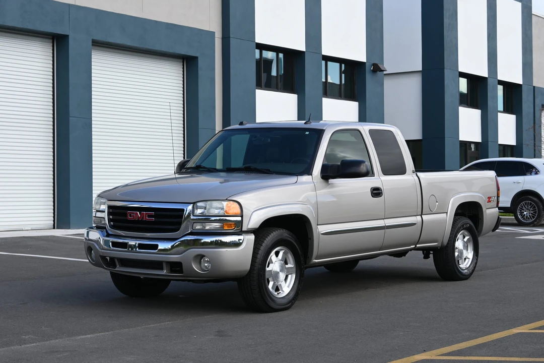 2004 GMC Sierra 2nd Gen - Image 6 of 31
