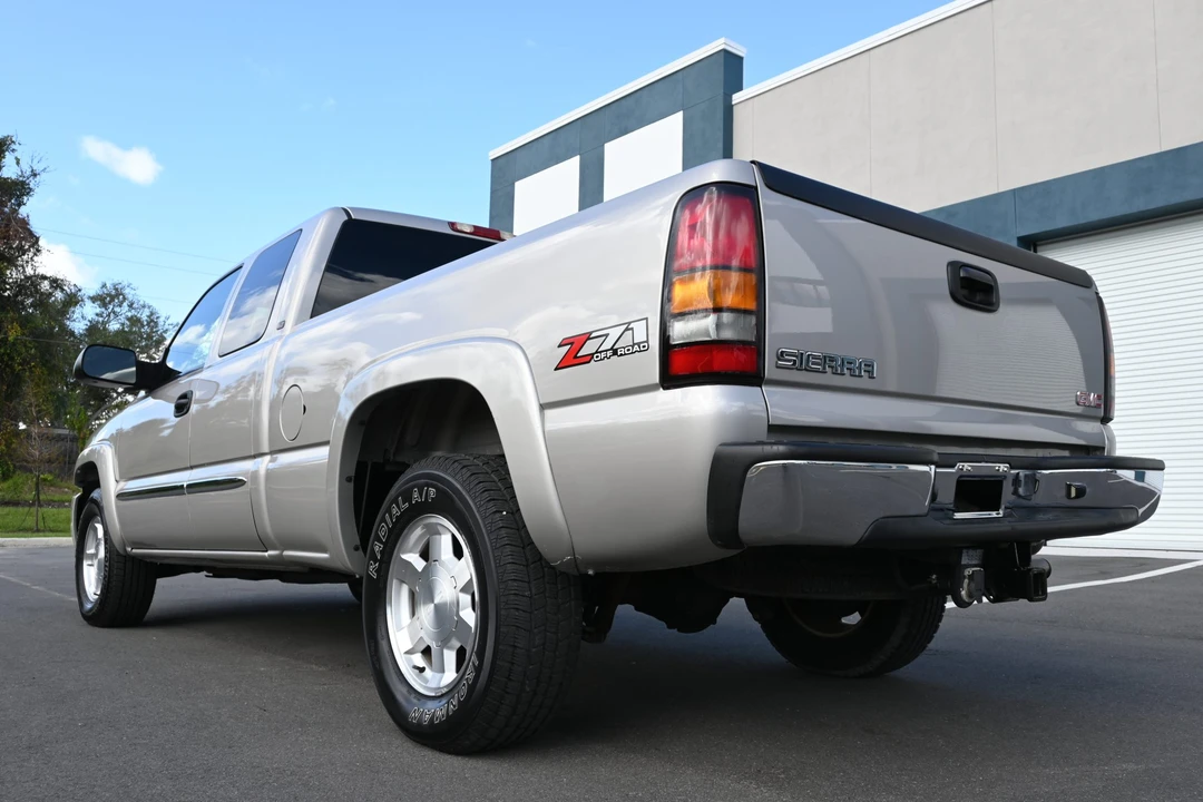 2004 GMC Sierra 2nd Gen - Image 15 of 31
