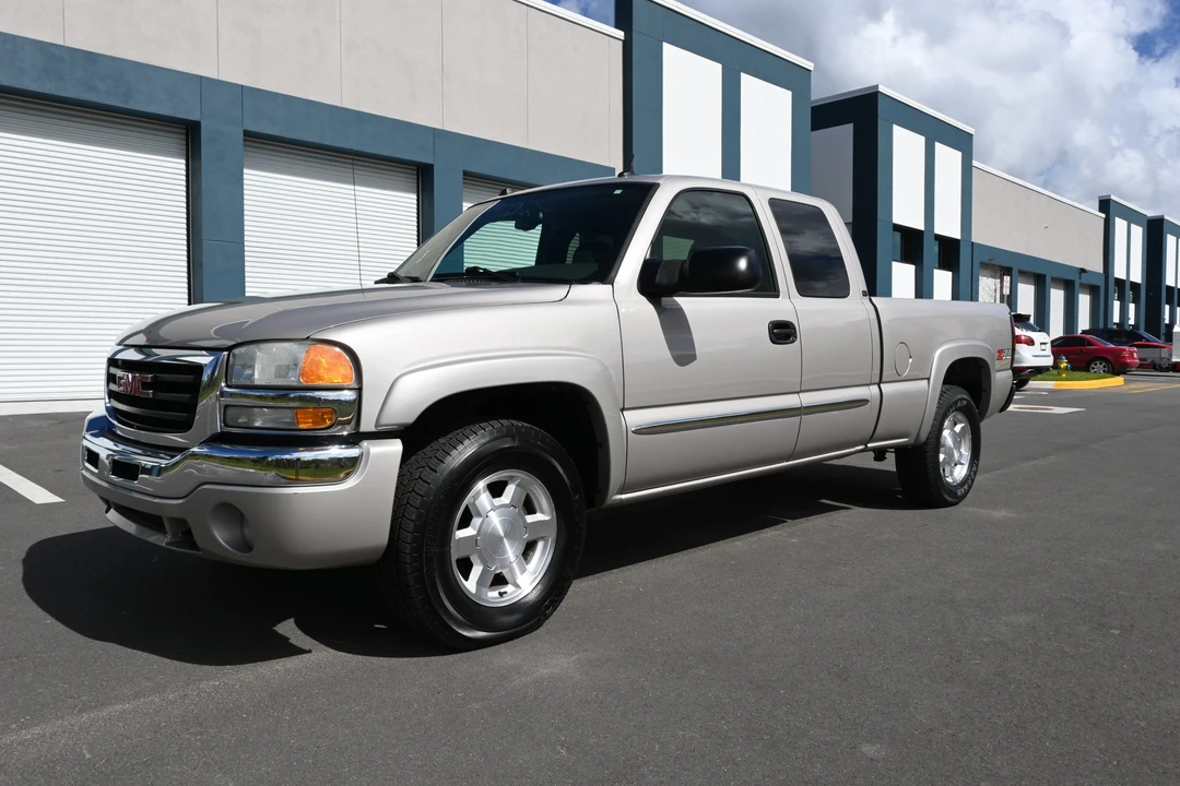 2004 GMC Sierra 2nd Gen - Image 7 of 31