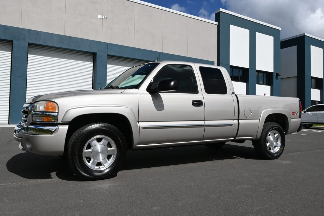 2004 GMC Sierra 2nd Gen - Image 10 of 31
