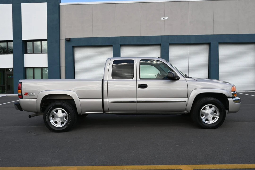 2004 GMC Sierra 2nd Gen - Image 21 of 31