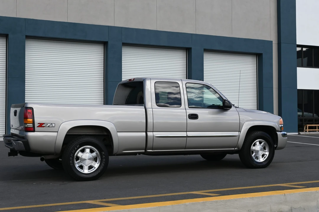 2004 GMC Sierra 2nd Gen - Image 19 of 31