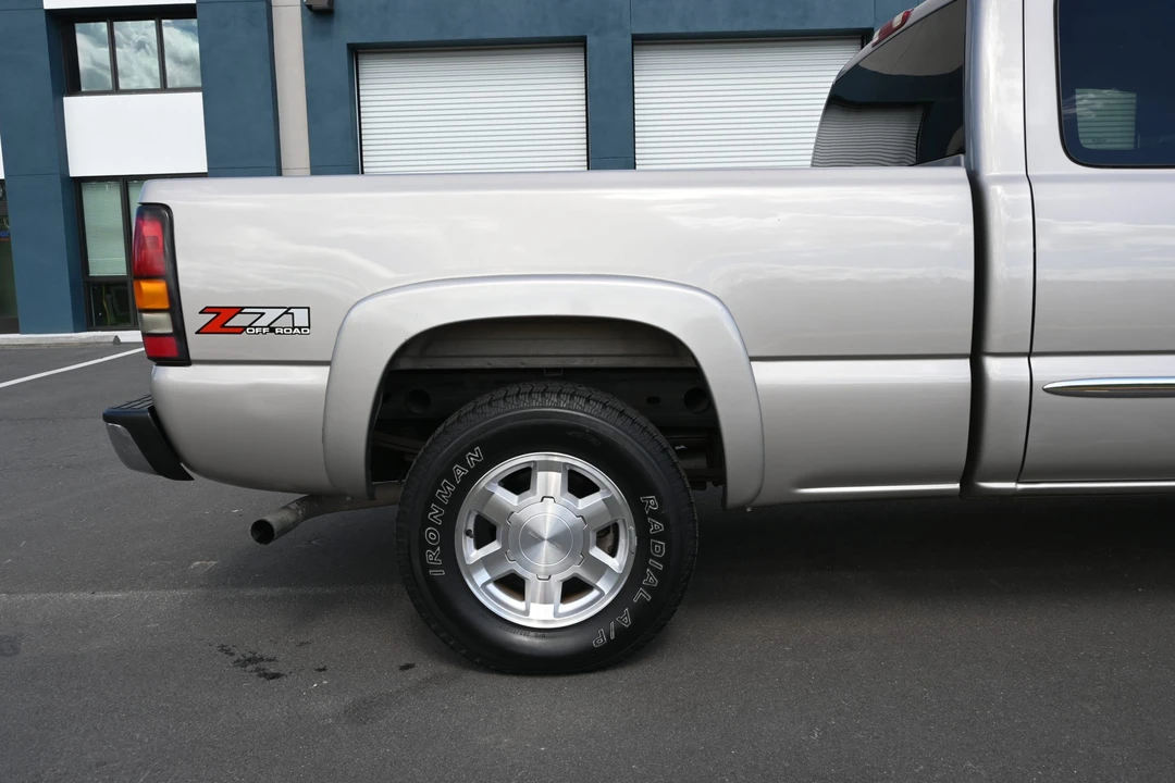 2004 GMC Sierra 2nd Gen - Image 29 of 31