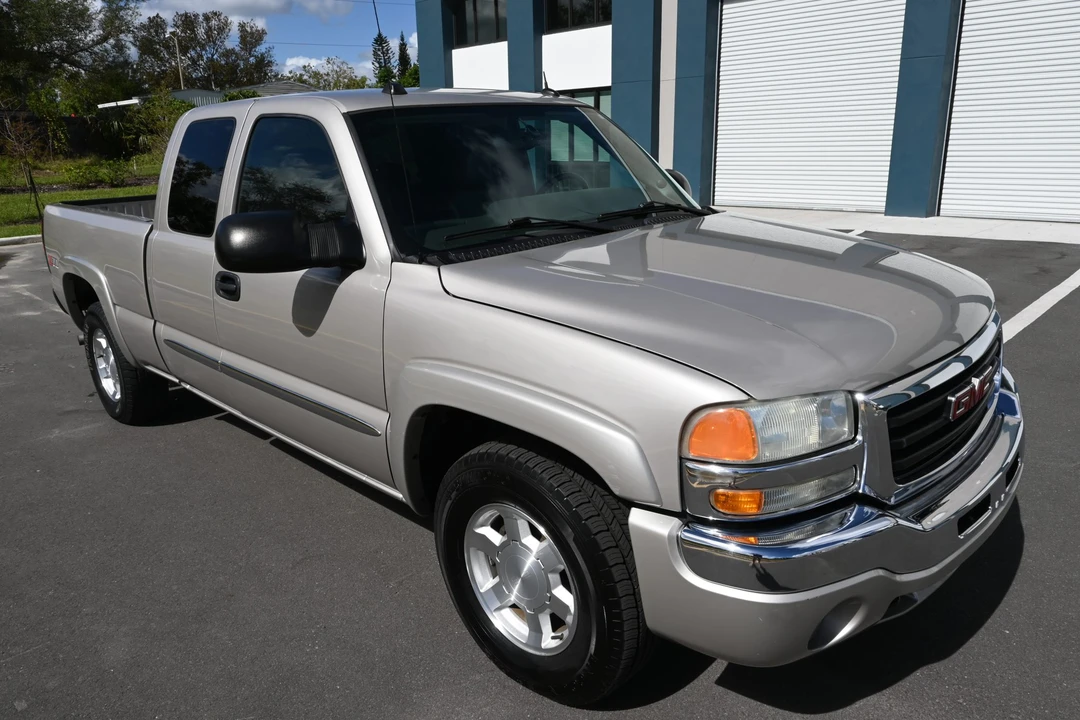 2004 GMC Sierra 2nd Gen - Image 24 of 31