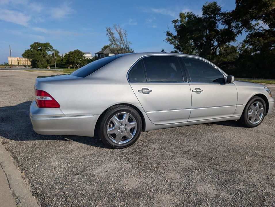 2004 Lexus LS 3rd Gen - Image 11 of 31