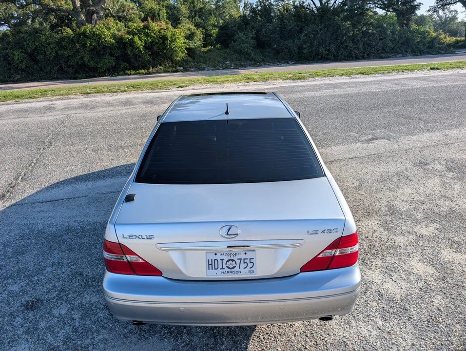 2004 Lexus LS 3rd Gen - Image 15 of 31