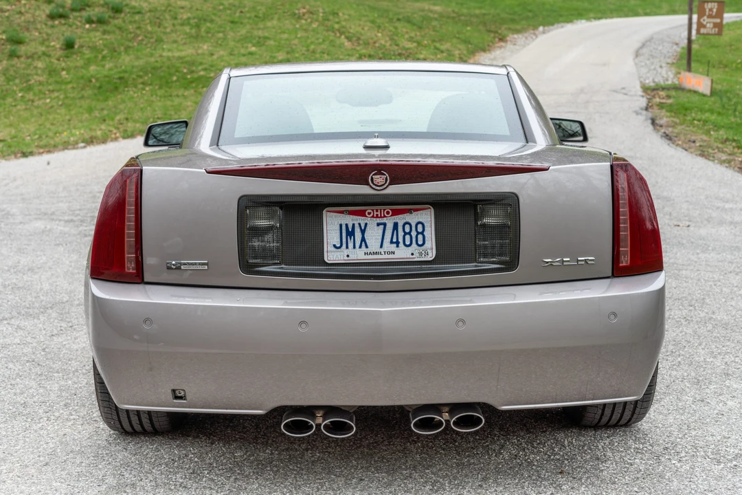 2005 Cadillac XLR - Image 11 of 31