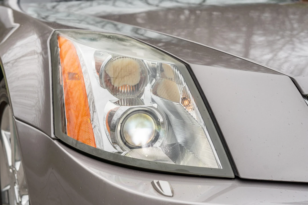 2005 Cadillac XLR - Image 16 of 31