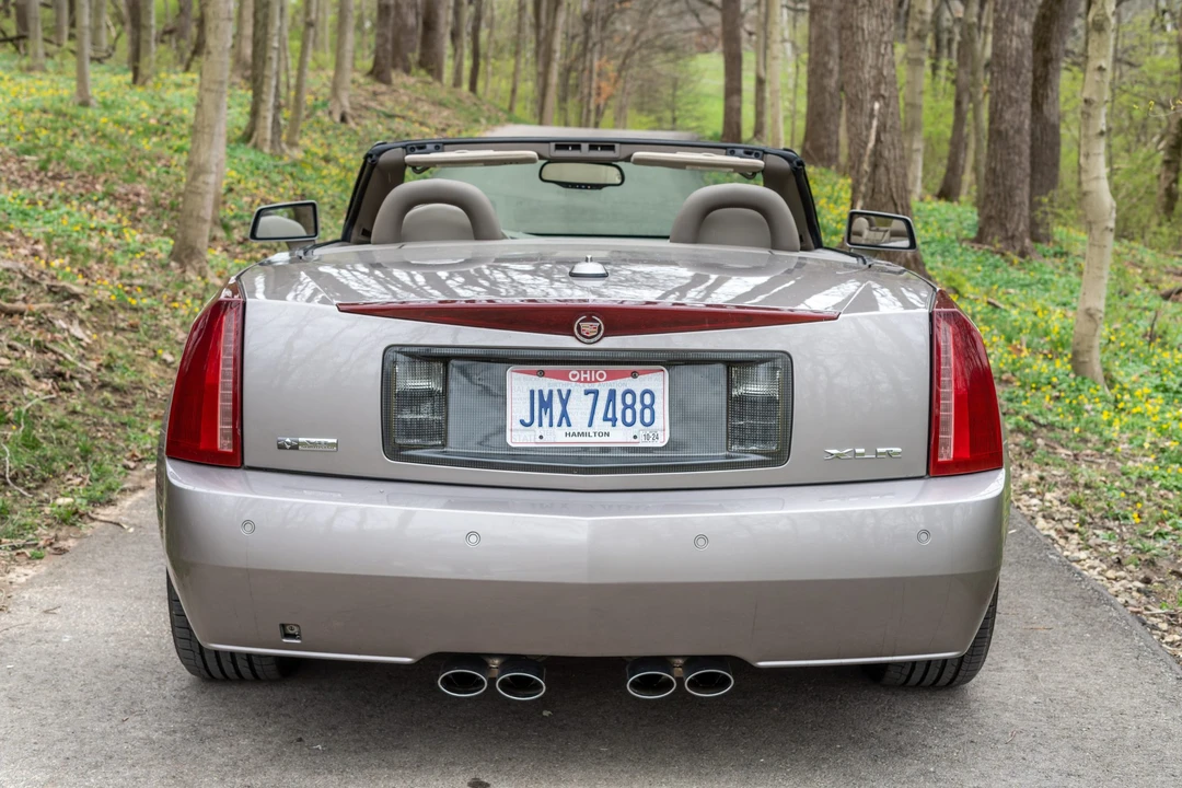 2005 Cadillac XLR - Image 4 of 31