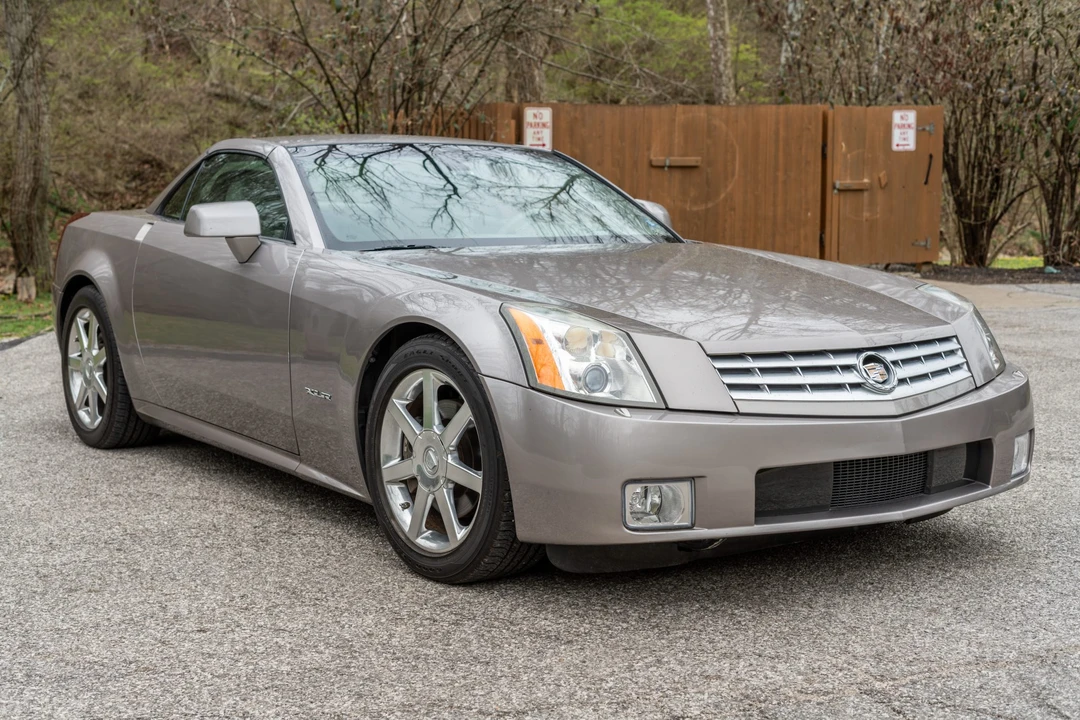 2005 Cadillac XLR - Image 14 of 31