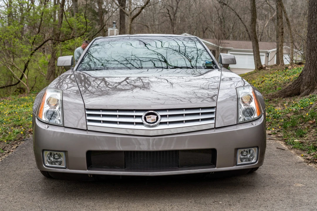2005 Cadillac XLR - Image 7 of 31