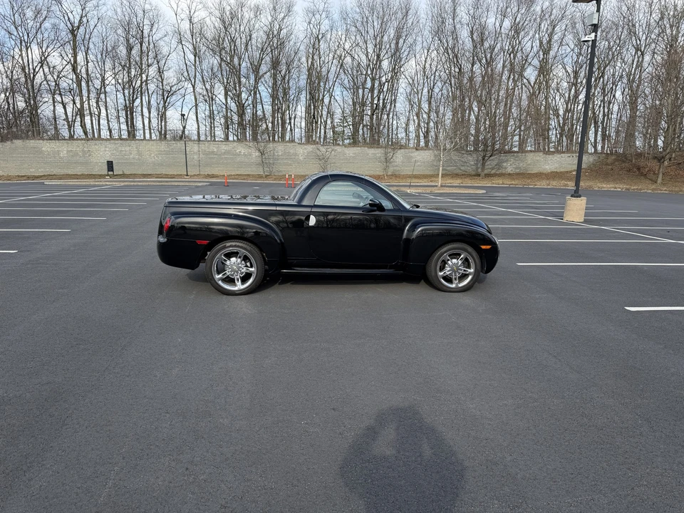 2005 Chevrolet SSR - Image 4 of 31