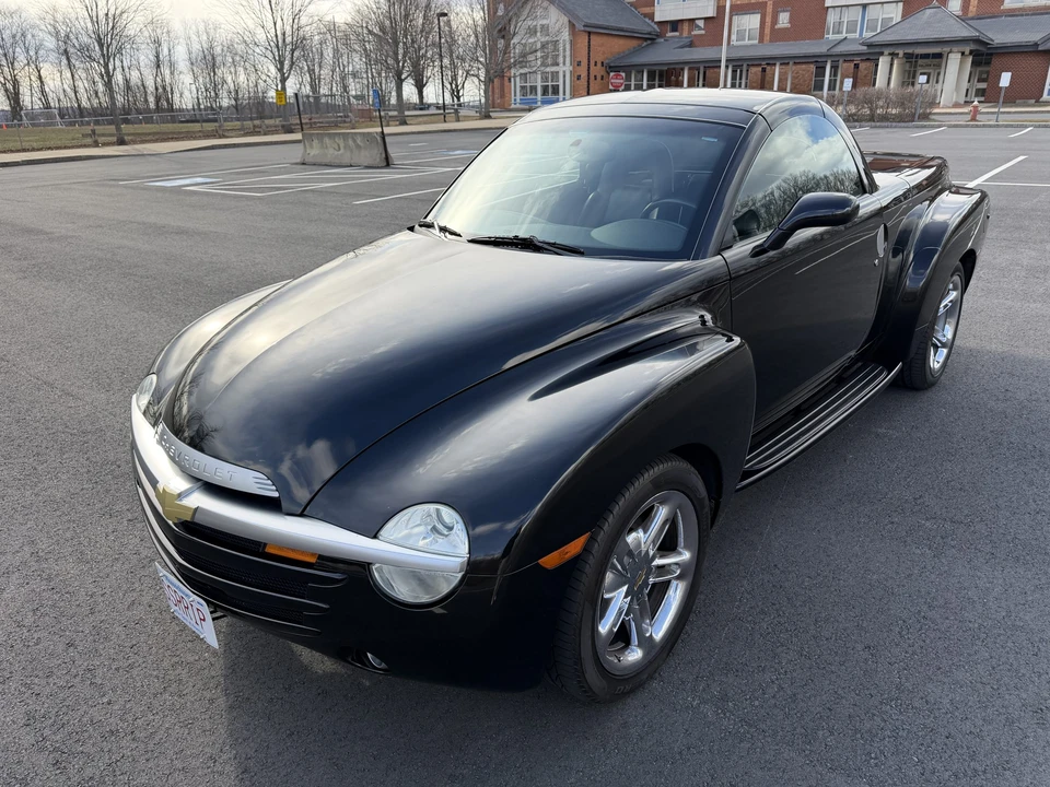 2005 Chevrolet SSR - Image 11 of 31