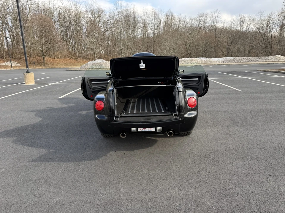 2005 Chevrolet SSR - Image 12 of 31