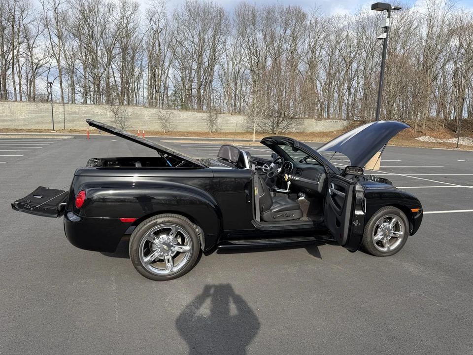 2005 Chevrolet SSR - Image 19 of 31