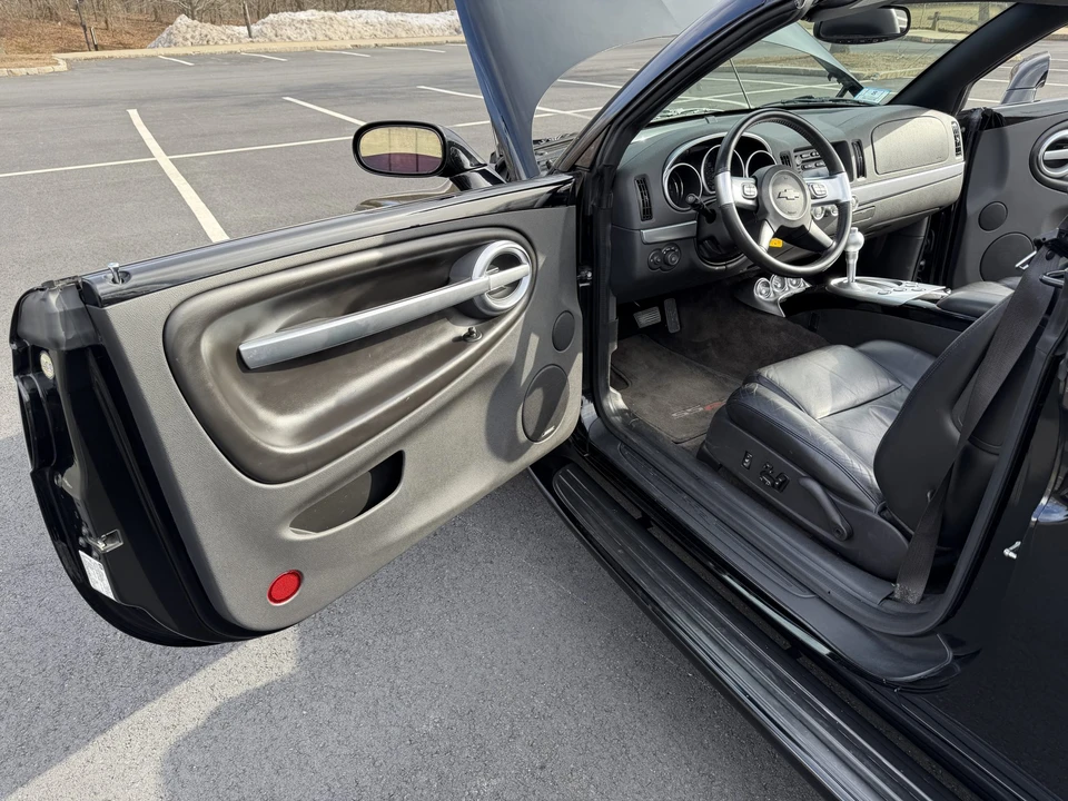 2005 Chevrolet SSR - Image 24 of 31