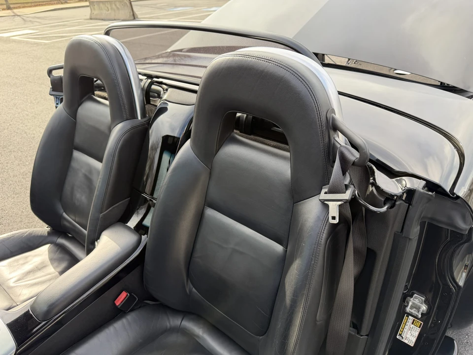 2005 Chevrolet SSR - Image 25 of 31