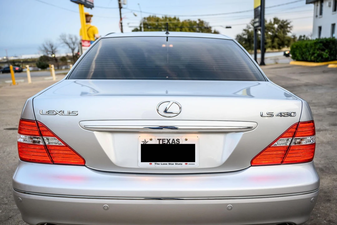 2005 Lexus LS 3rd Gen - Image 31 of 31